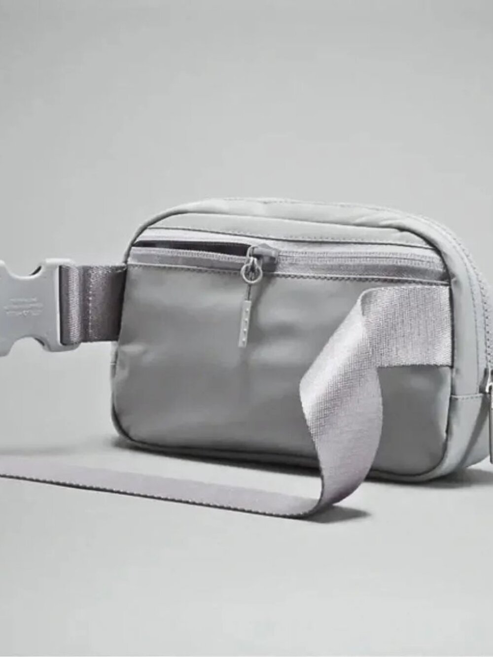 Lululemon Everywhere Crossbody Belt Bag - Grey - Picture 2 of 4